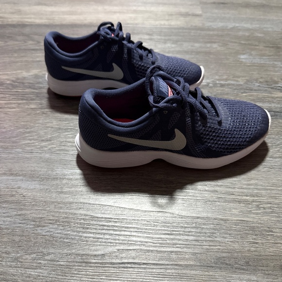 Nike Revolution 4 - Picture 6 of 7